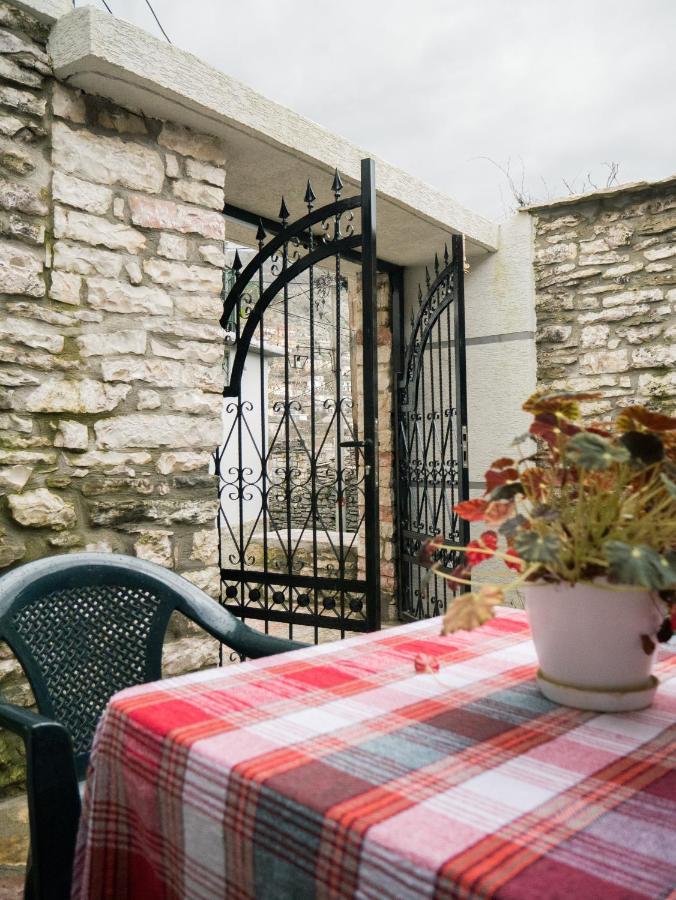 Gjirokastër "Mani Guest House" מראה חיצוני תמונה